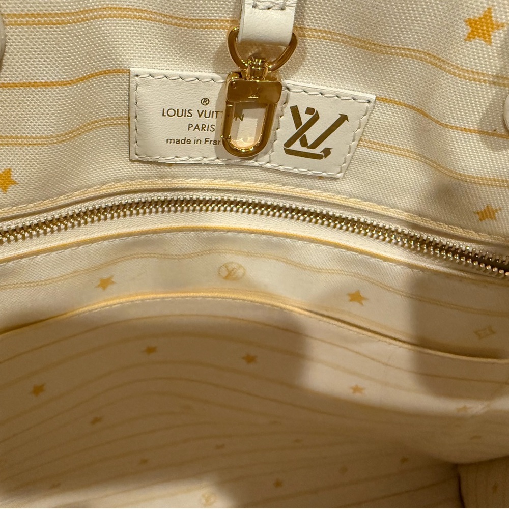Beverly Hills OnTheGo GM Tote Bag by Louis Vuitton - Picture 9 of 11